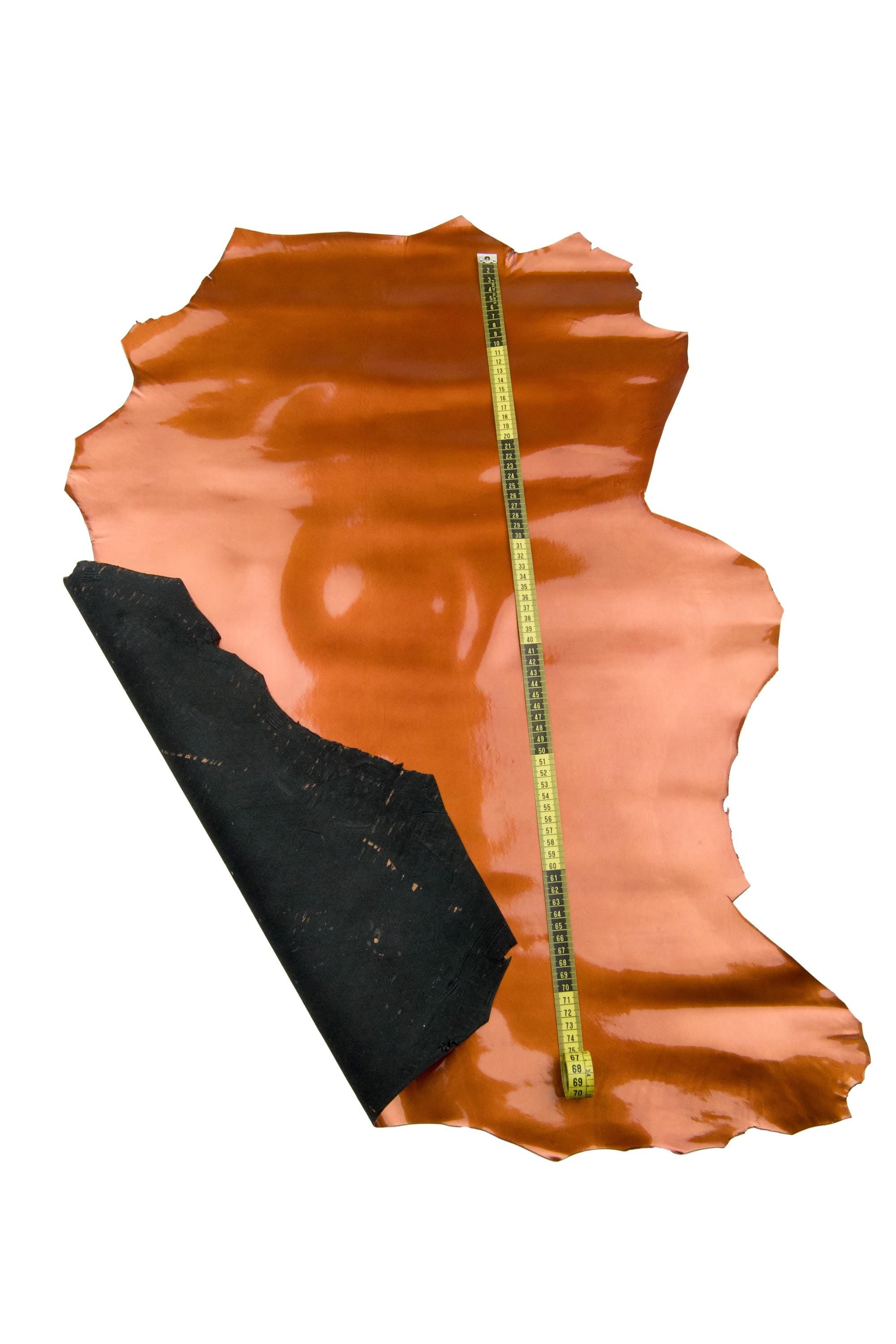 Rust patent leather hide, goatskin, smooth glossy leather skin, solid color 1.0 - 1.1 mm B18755-TU La Garzarara
