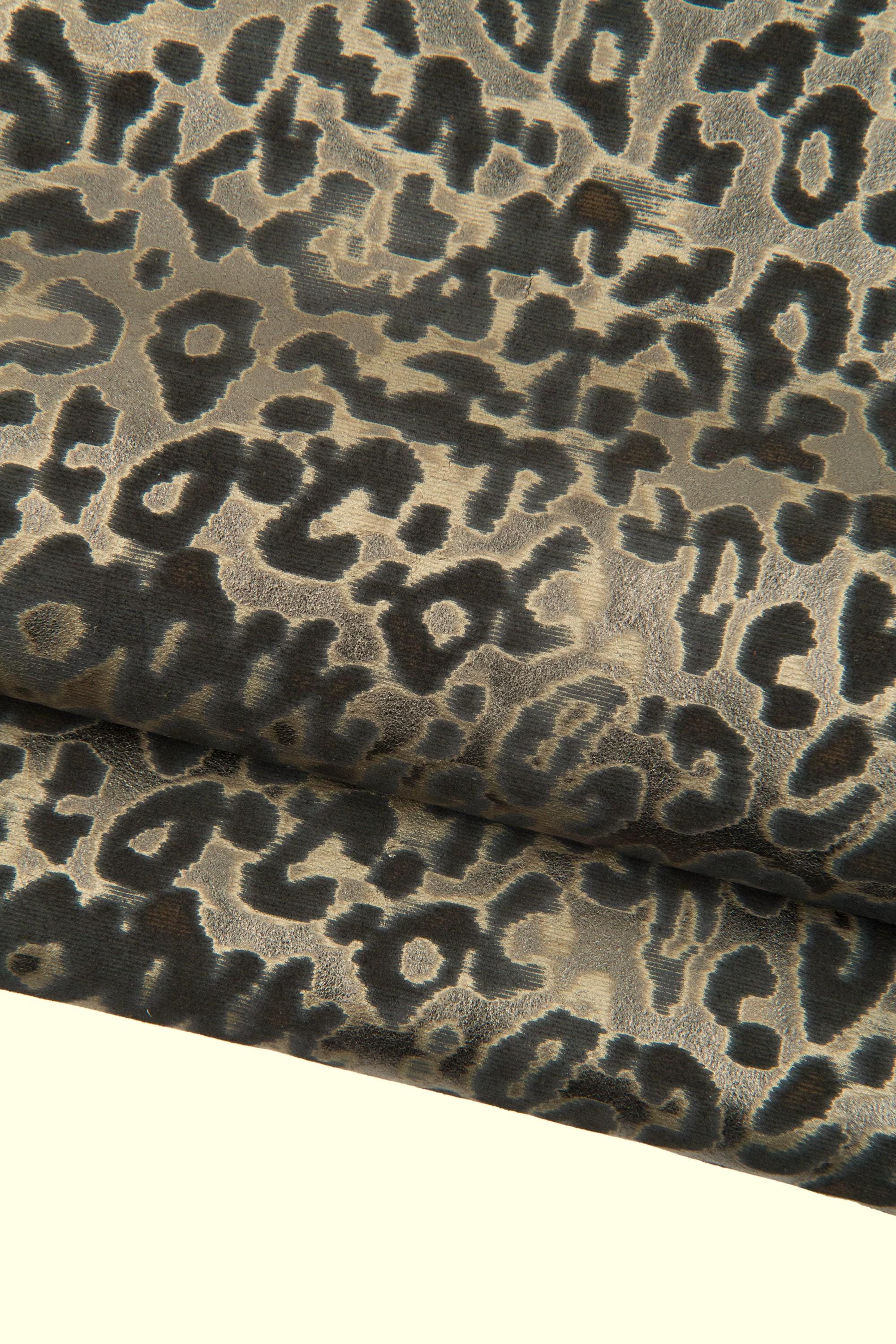 LEOPARD printed leather hide, steelmetal - light gold CHEETAH texture on black split suede cowhide - soft calfskin B18874-MT(st) LaGarzarara