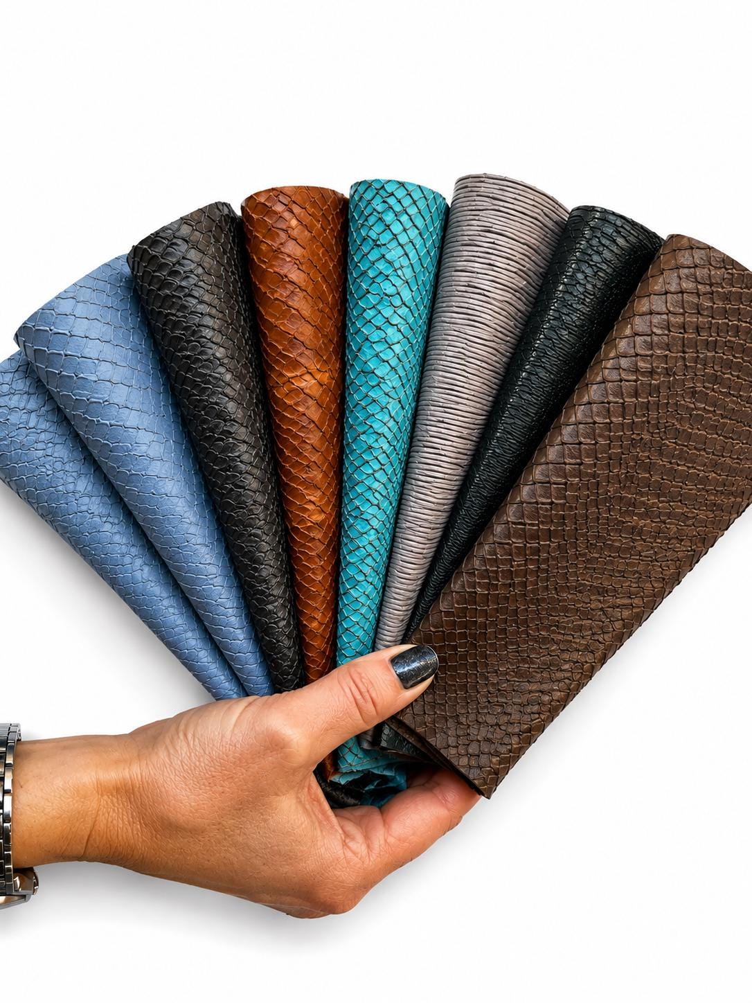 Textured Leather Scraps, Embossed Craft Leather, Assorted Luxury OFFCUTS, Renmants exotic Patterns 0.5 kg B1520-RC La Garzarara