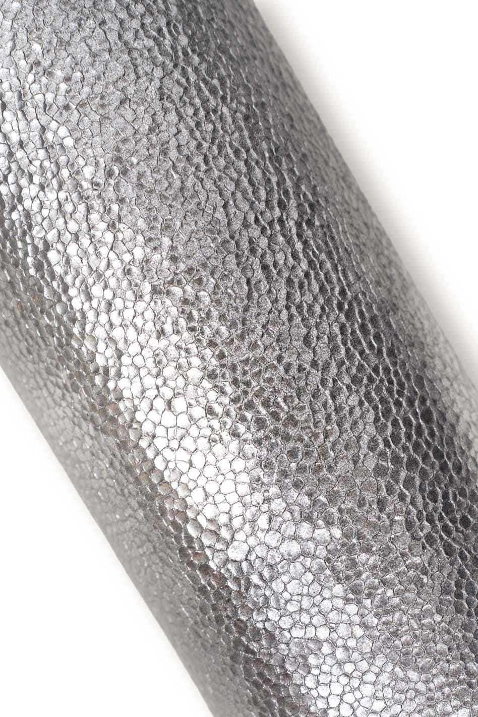 Silver METALLIC leather hide, CRACKLE shaded soft goatskin, bright printed hide for hobbyists, 0.8 - 1.0 mm B19559-MT(st) La Garzarara