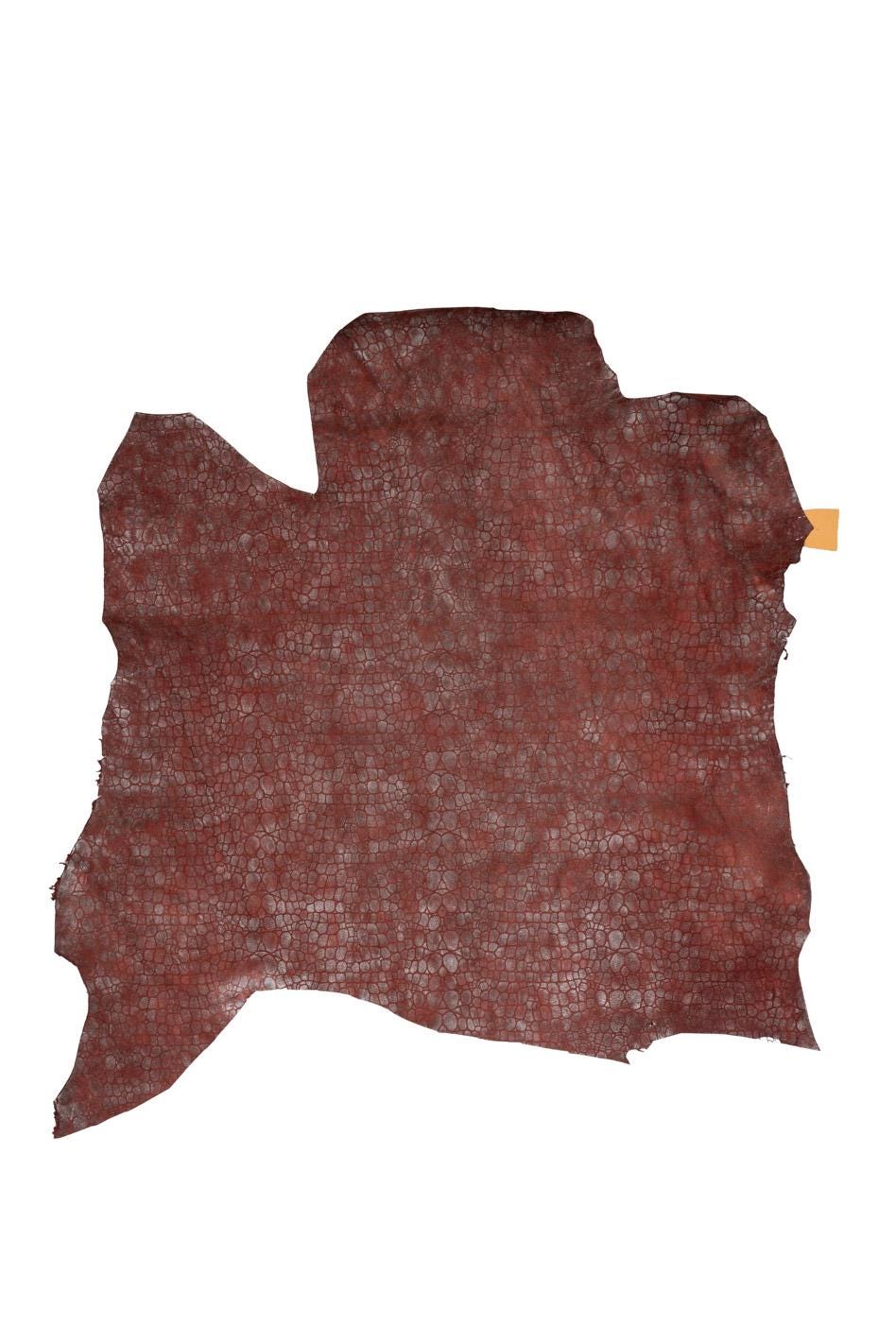 Burgundy CROCODILE embossed leather skin - with silver shades, sporty soft ROUGH goatskin, printed hide, 0.8 - 1.0 mm B19616-ST La Garzarara