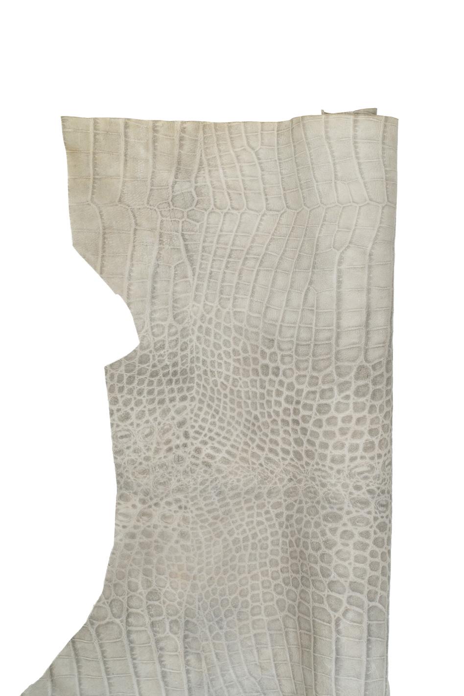 Grey CROCODILE embossed leather hide, SPORTY animal pattern on soft goatskin, alligator printed hide for crafters B19664-ST La Garzarara