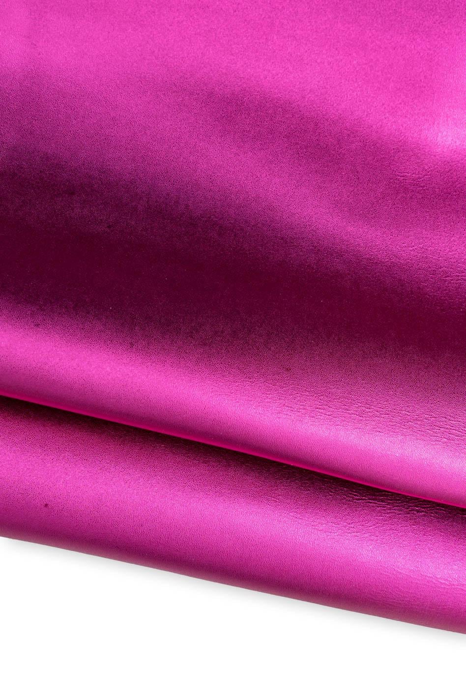 Fuchsia SMOOTH METALLIC goatskin, deep pink soft leather skin for diy projects, 0.6 - 0.8 mm B19625-MT La Garzarara