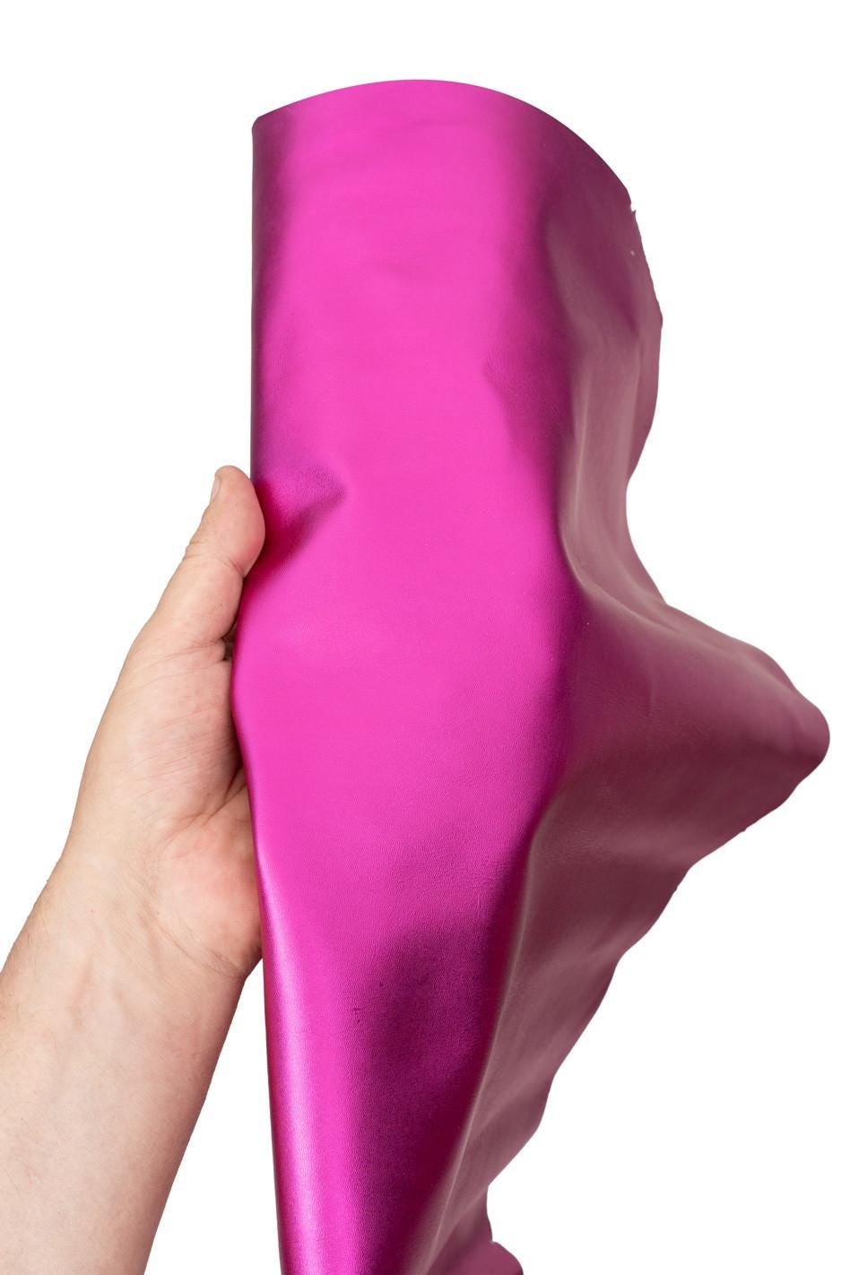Fuchsia SMOOTH METALLIC goatskin, deep pink soft leather skin for diy projects, 0.6 - 0.8 mm B19625-MT La Garzarara
