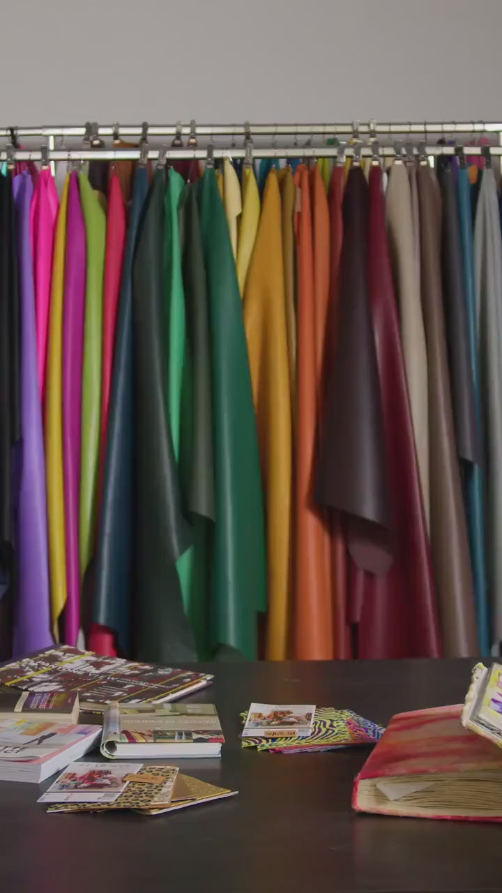 Tactile Leather Book, Real Leather Samples and Leather Guide, Italian English Book for Leathercraft   -ENGLISH LANGUAGE-!